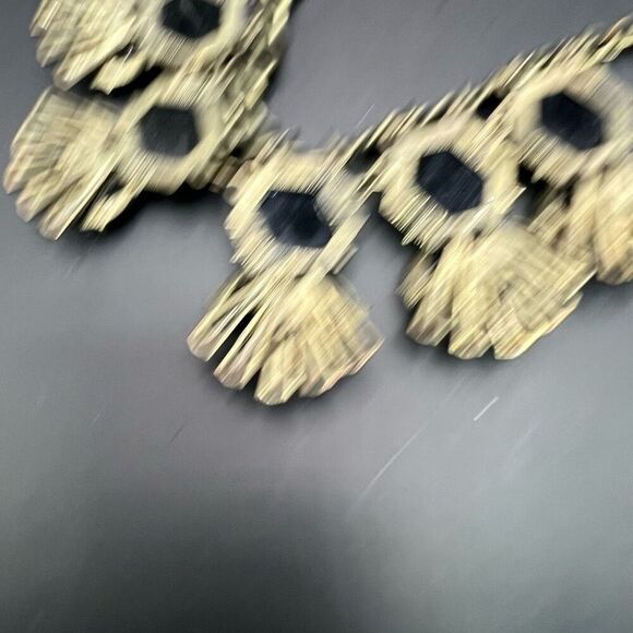 Chunky Floral Statement Necklace Rhinestone Metal Multicolored Gold Tone Chain - Picture 8 of 8